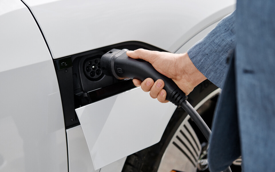 Elbil som laddas