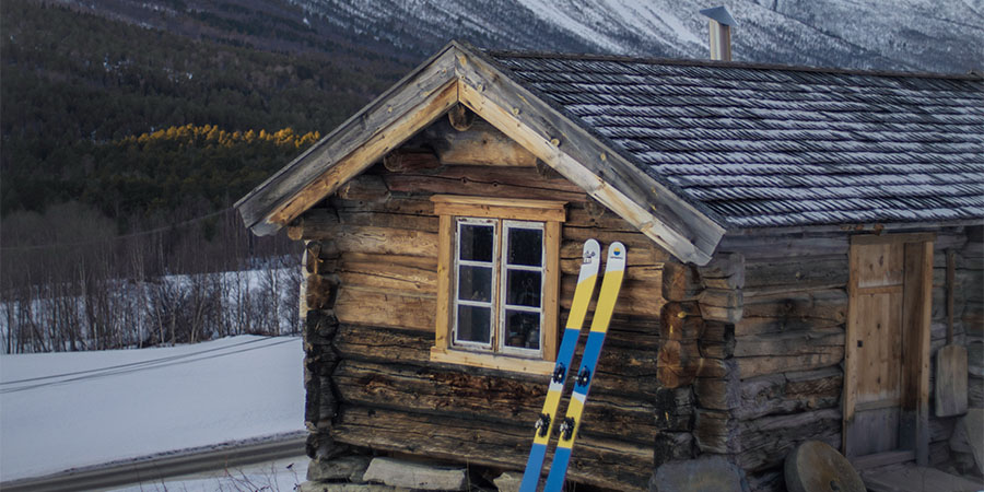 Vattenfall_EVI skis outdoors