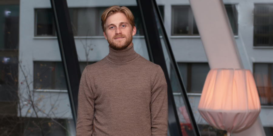 Porträttbild på Mikael Luhr