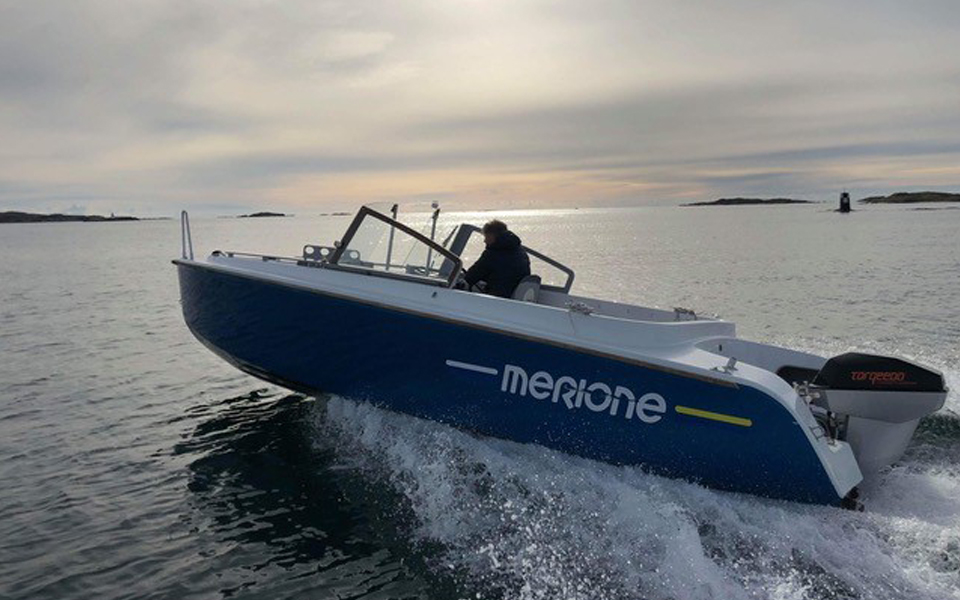 Tyst och ren drift med elbåten Merione
