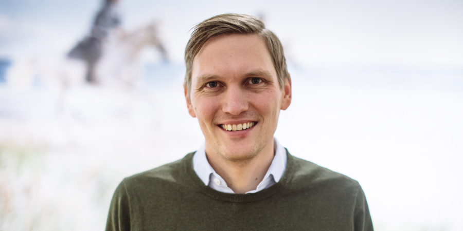 Porträttbild på Jesper Rönnlund