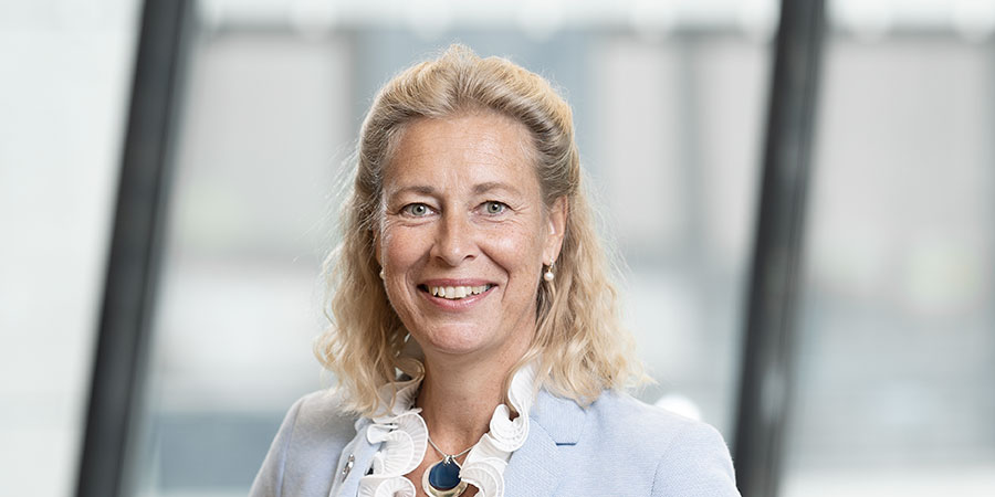 Porträttbild på Annika Ramsköld, Vattenfalls hållbarhetschef