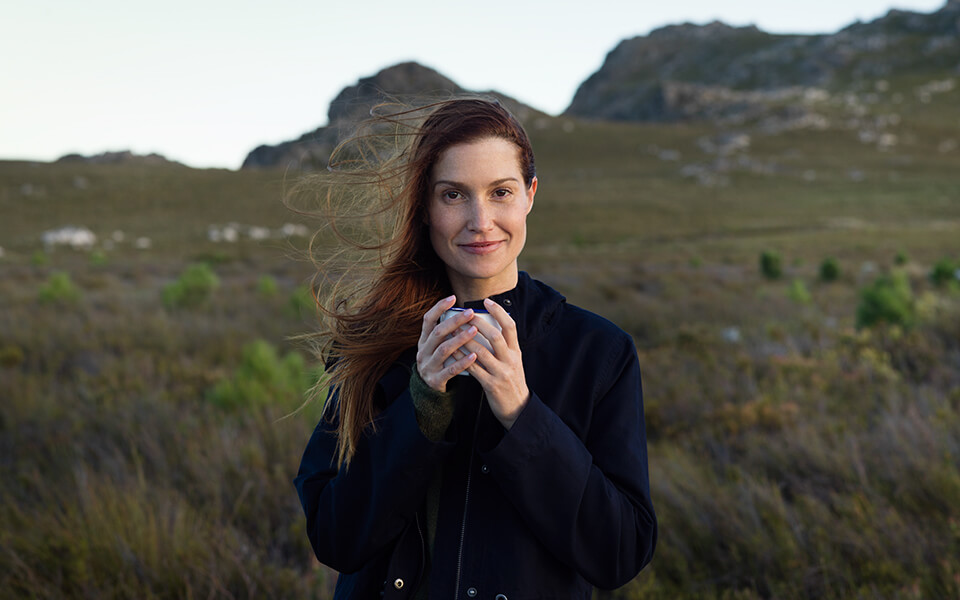 Kvinna med kaffekopp