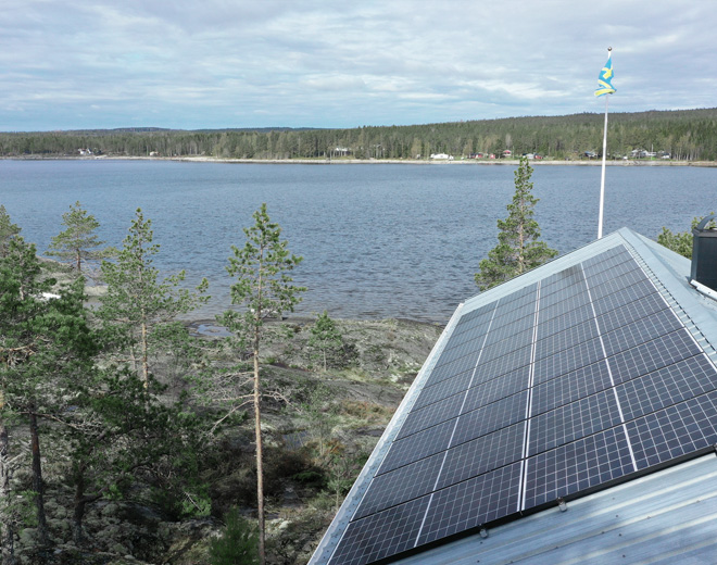 Solpaneler i skärgården