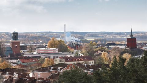 Flygfoto över svensk medelstor stad