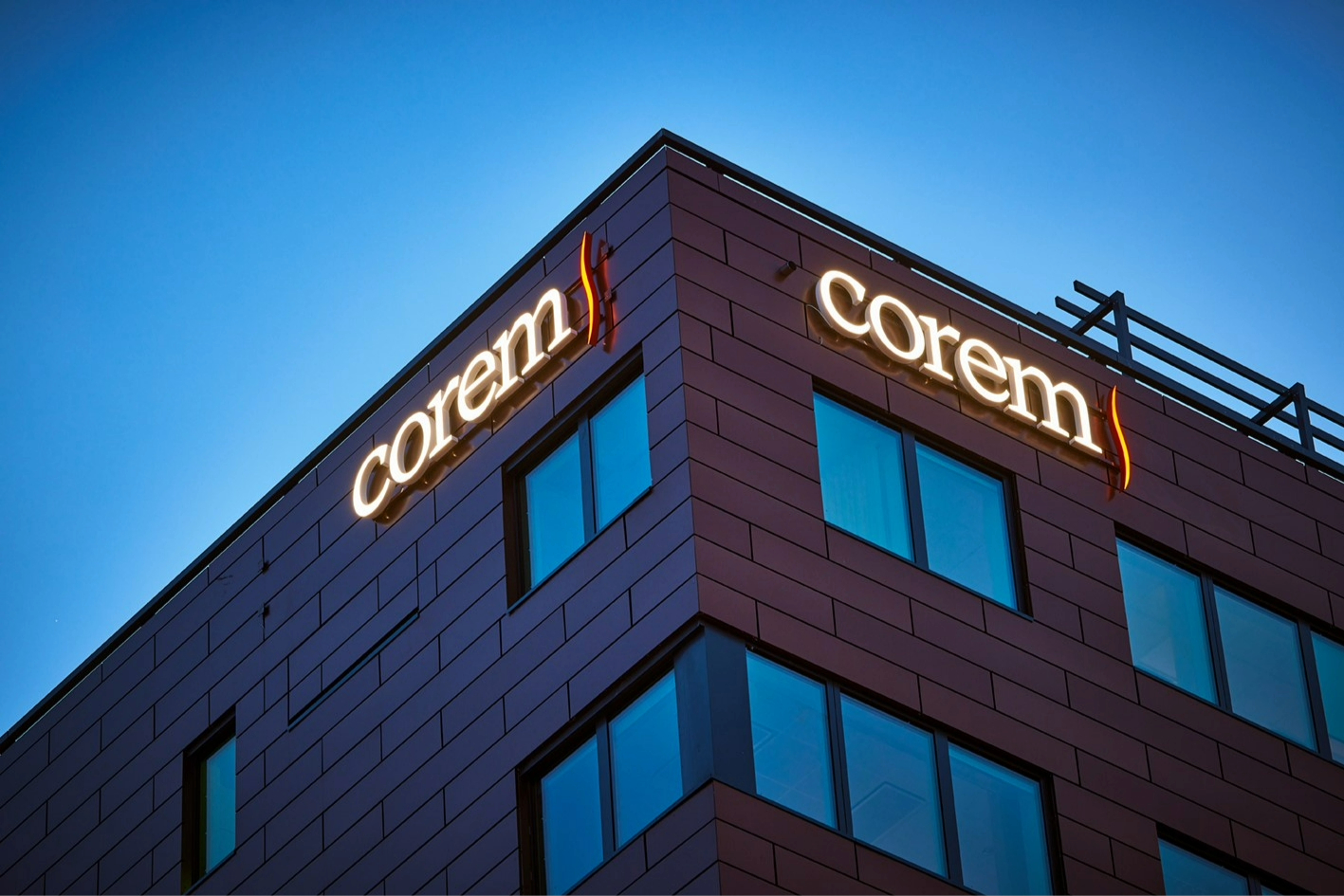 Corem fasadskylt