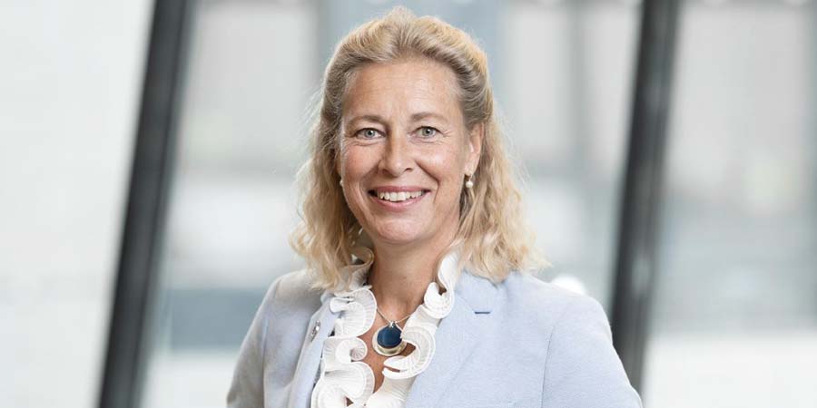 Porträttbild på Annika Ramsköld