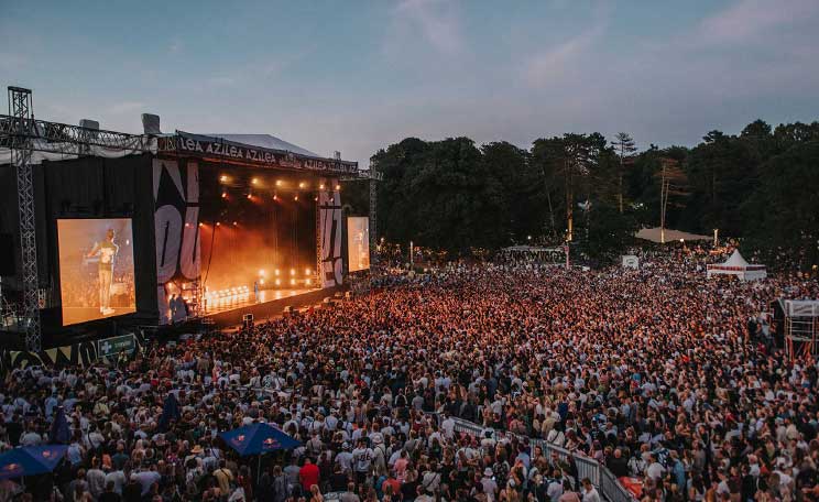Publikhav på festivalen Way Out Wert